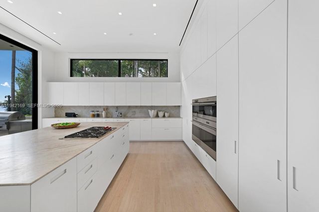 33 E Dilido Dr, Miami Beach, FL 33139