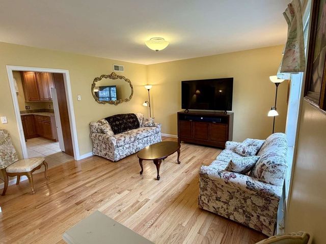 314 Mammoth Road, Londonderry, NH 03053
