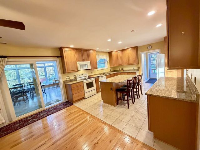 314 Mammoth Road, Londonderry, NH 03053