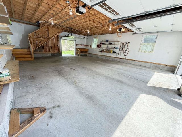 314 Mammoth Road, Londonderry, NH 03053