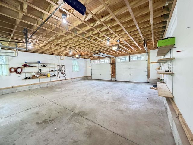 314 Mammoth Road, Londonderry, NH 03053