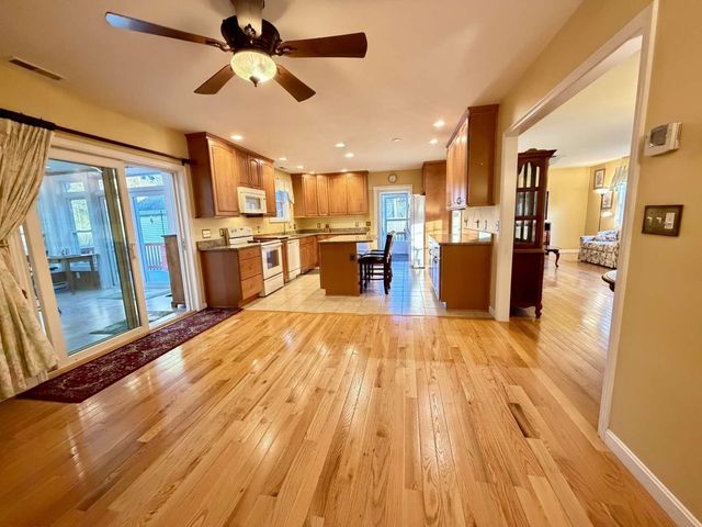 314 Mammoth Road, Londonderry, NH 03053
