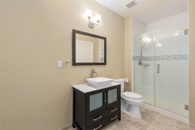 38 Stone Hill Drive S, Manhasset, NY 11030