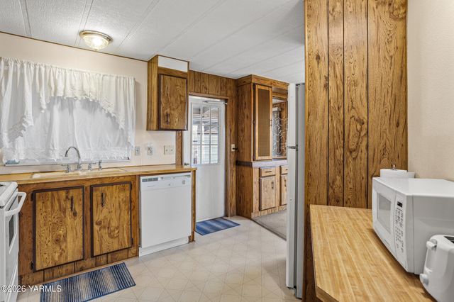 300 Alps Rd 1052, Moxee, WA 98936