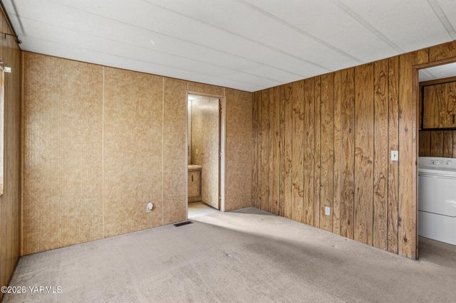 300 Alps Rd 1052, Moxee, WA 98936