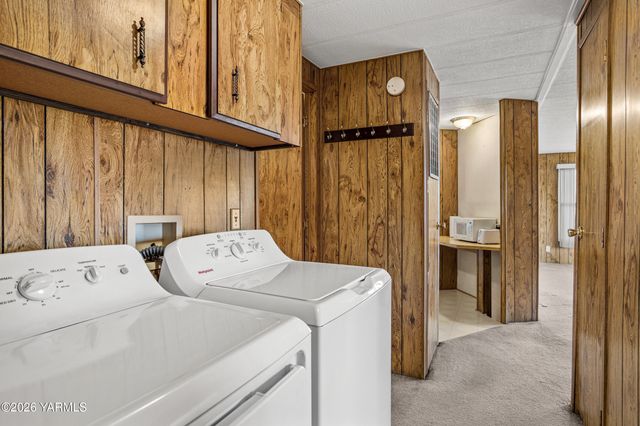 300 Alps Rd 1052, Moxee, WA 98936