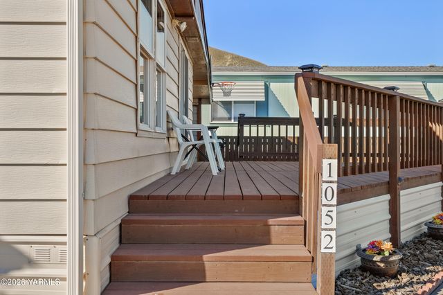 300 Alps Rd 1052, Moxee, WA 98936