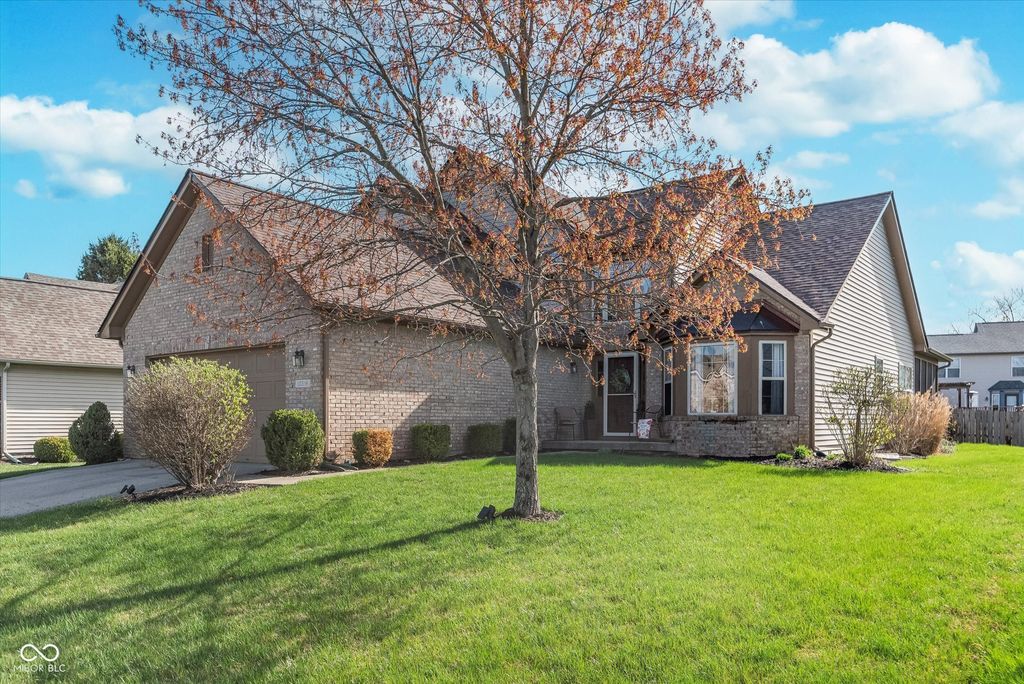 10518 Greenway Drive, Fishers, IN 46037
