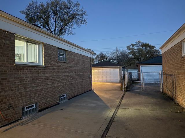 145 Rice Avenue, Bellwood, IL 60104