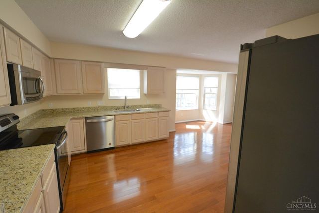 340 River Valley Dt, Fairfield, OH 45014