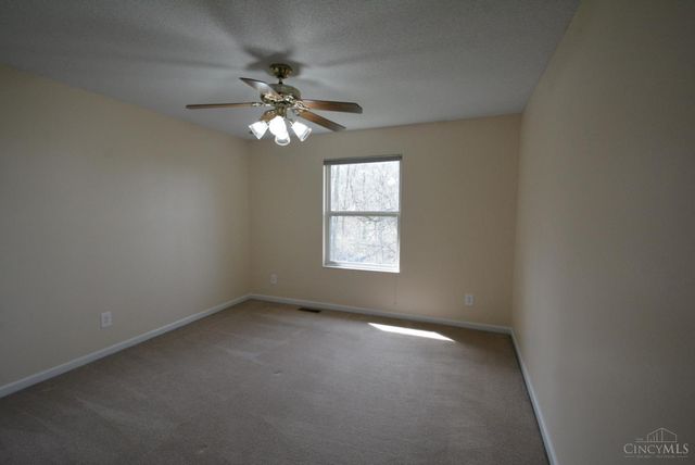 340 River Valley Dt, Fairfield, OH 45014