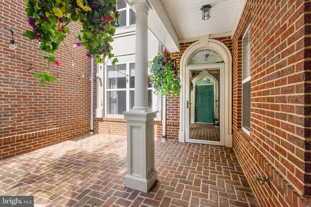 8605 LIBERTY TRL, Manassas, VA 20110