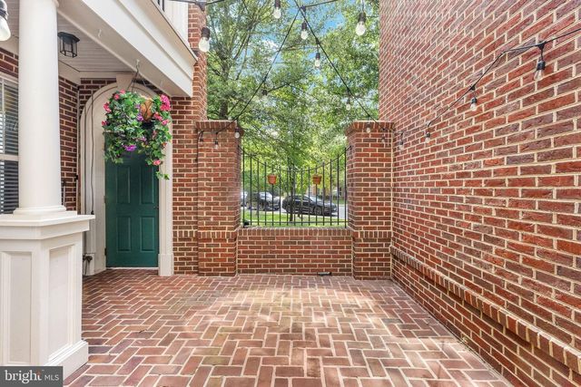 8605 LIBERTY TRL, Manassas, VA 20110
