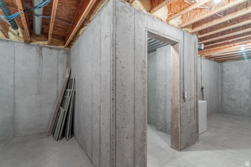 Image 23 of property listing at 250 E 950 N, Kaysville, UT 84037