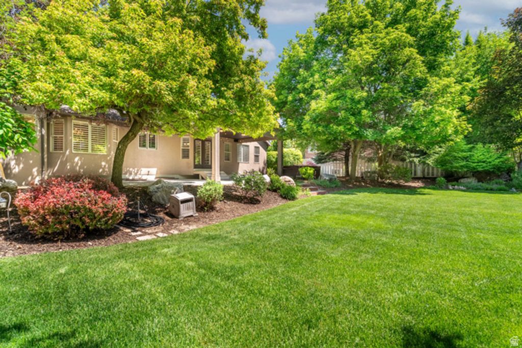 Image 27 of property listing at 250 E 950 N, Kaysville, UT 84037