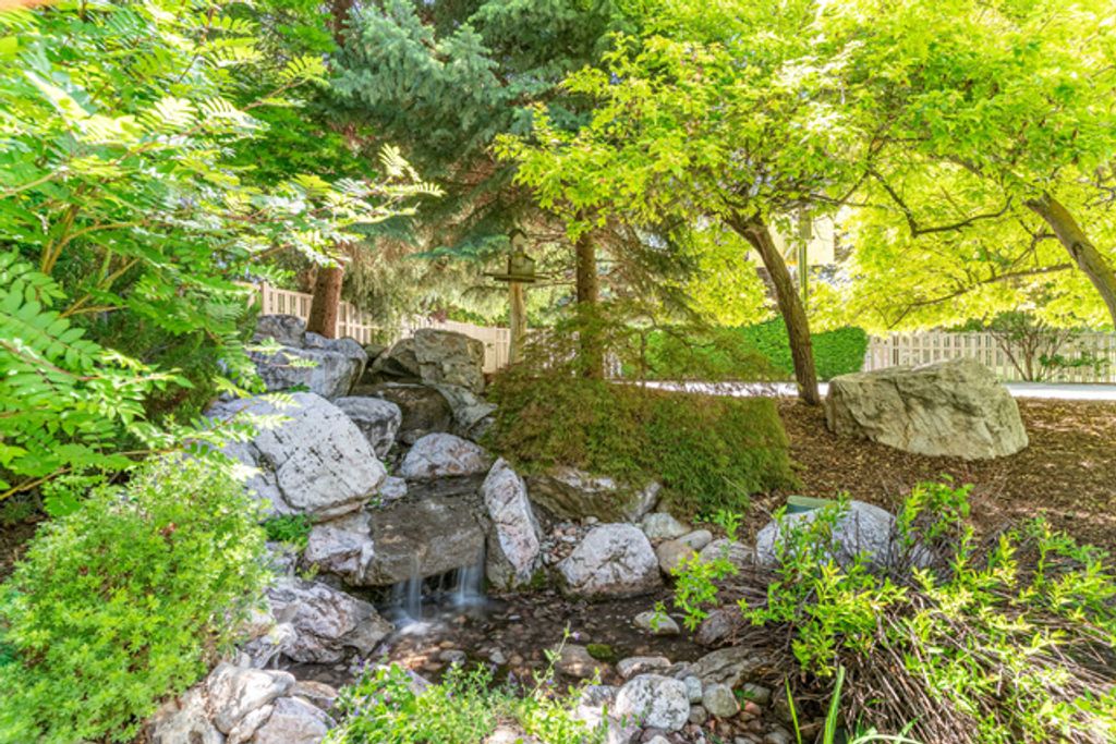 Image 28 of property listing at 250 E 950 N, Kaysville, UT 84037