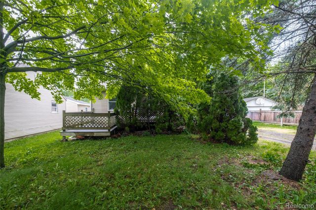 1270 W Oregon Street, Lapeer, MI 48446