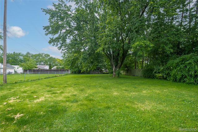 1270 W Oregon Street, Lapeer, MI 48446