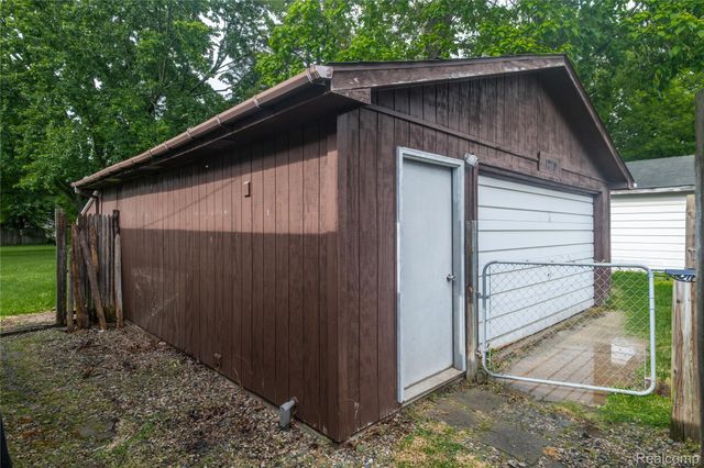 1270 W Oregon Street, Lapeer, MI 48446