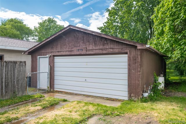1270 W Oregon Street, Lapeer, MI 48446