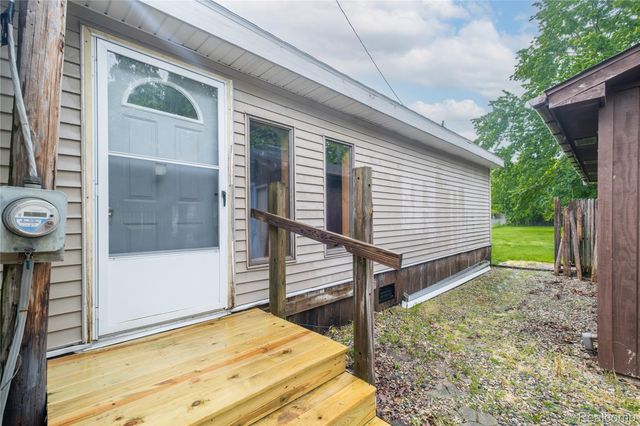 1270 W Oregon Street, Lapeer, MI 48446