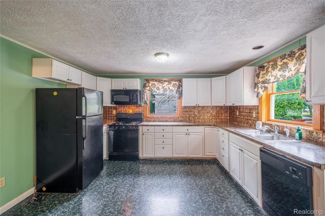 1270 W Oregon Street, Lapeer, MI 48446