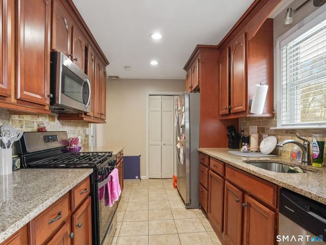 170 Marilyn Drive, Bridgeport, CT 06606