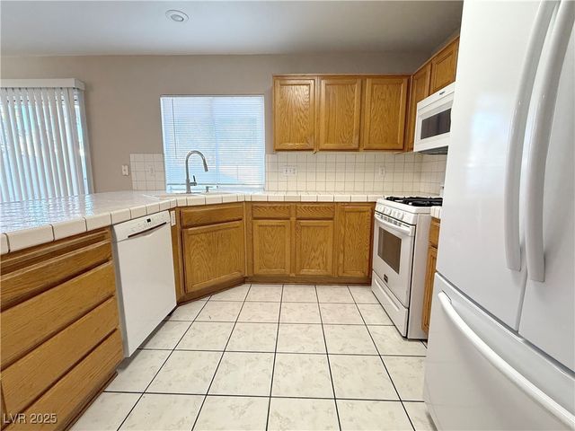 8182 Kentshire Drive, Las Vegas, NV 89117