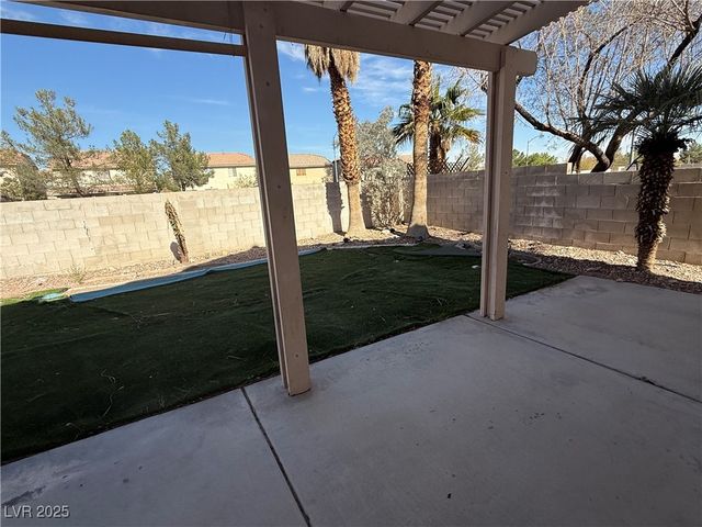 8182 Kentshire Drive, Las Vegas, NV 89117