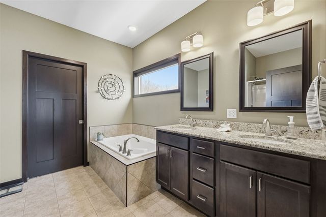 317 Wolfe Lane NE A, Mt Vernon, IA 52314