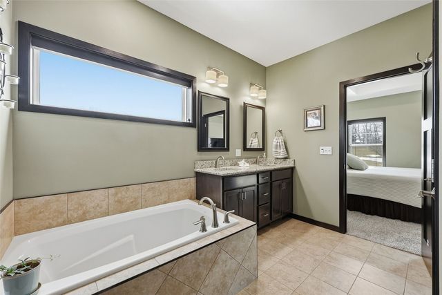 317 Wolfe Lane NE A, Mt Vernon, IA 52314