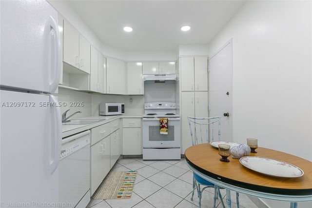 500 Bayview Dr 1818, Sunny Isles Beach, FL 33160