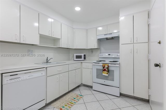 500 Bayview Dr 1818, Sunny Isles Beach, FL 33160