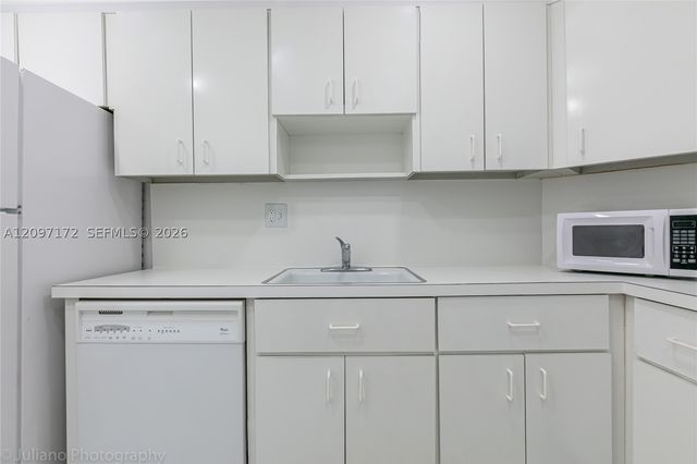500 Bayview Dr 1818, Sunny Isles Beach, FL 33160