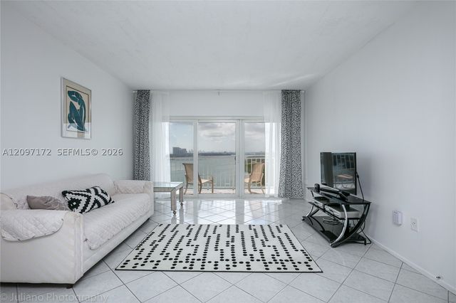 500 Bayview Dr 1818, Sunny Isles Beach, FL 33160