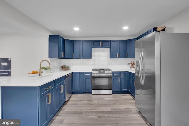 335 N MARKET ST, Elizabethtown, PA 17022
