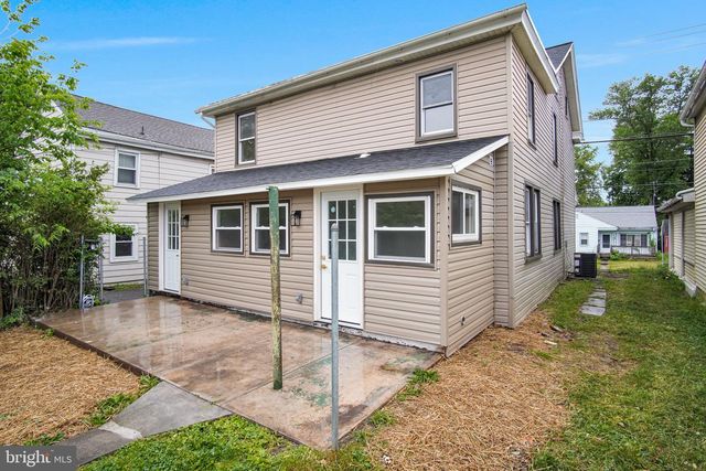 335 N MARKET ST, Elizabethtown, PA 17022