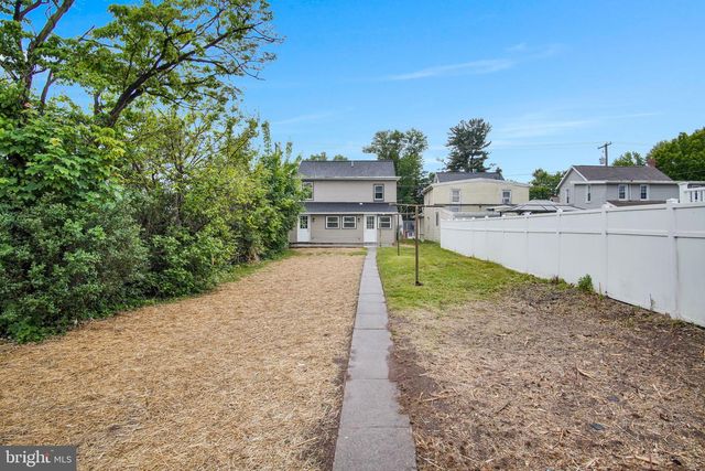 335 N MARKET ST, Elizabethtown, PA 17022
