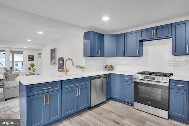 335 N MARKET ST, Elizabethtown, PA 17022