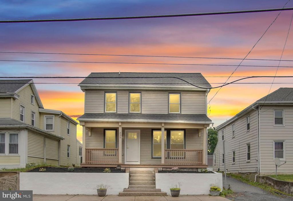335 N MARKET ST, Elizabethtown, PA 17022