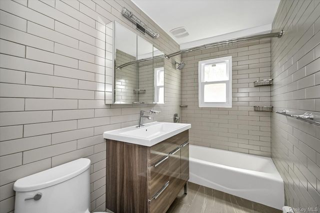 15003 7th Avenue, Whitestone, NY 11357