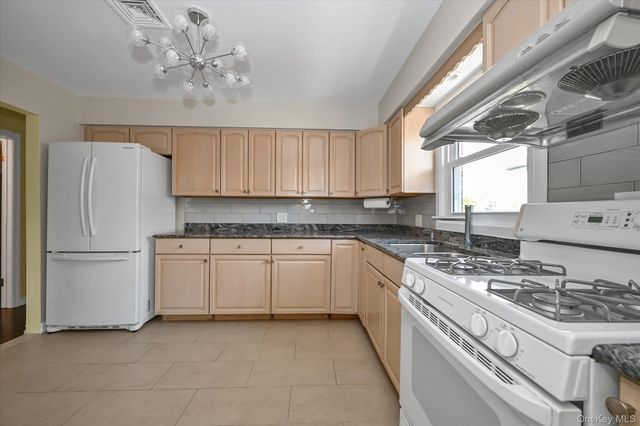 15003 7th Avenue, Whitestone, NY 11357