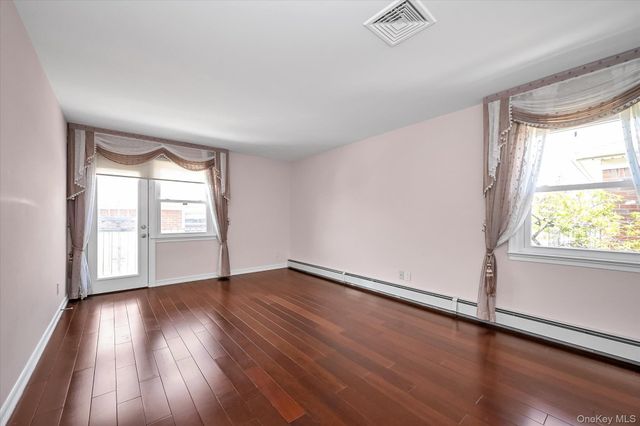 15003 7th Avenue, Whitestone, NY 11357