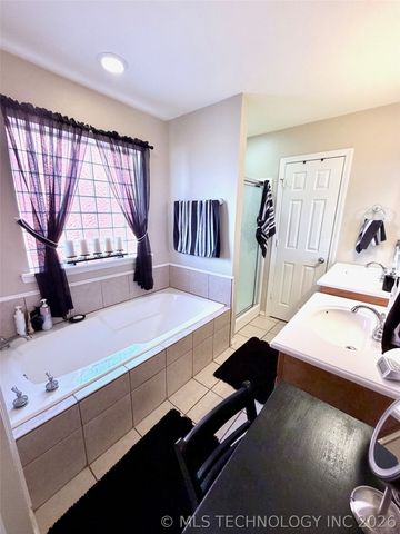 2895 Ruth Drive, Kingston, OK 73439