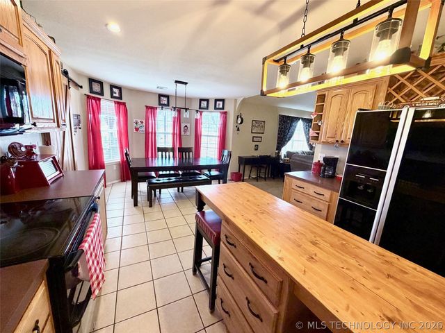 2895 Ruth Drive, Kingston, OK 73439