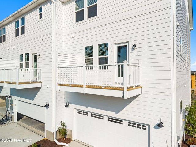 225 Pelican Flight Loop, Wilmington, NC 28412