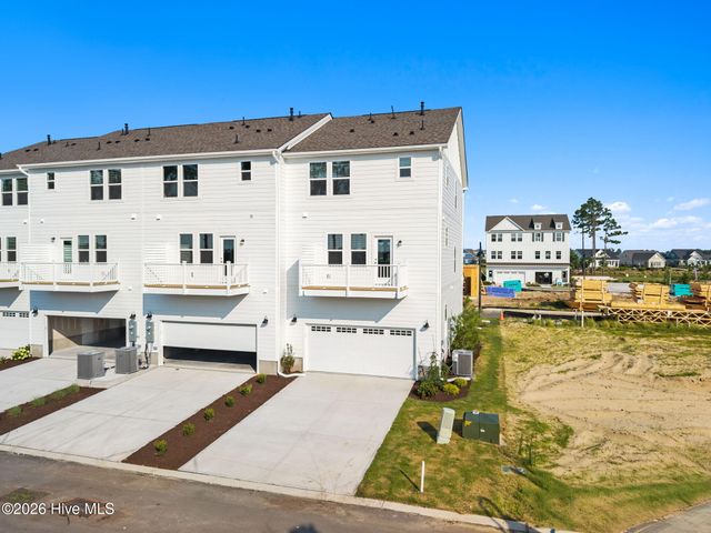 225 Pelican Flight Loop, Wilmington, NC 28412