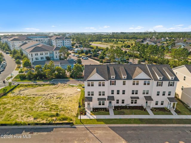 225 Pelican Flight Loop, Wilmington, NC 28412