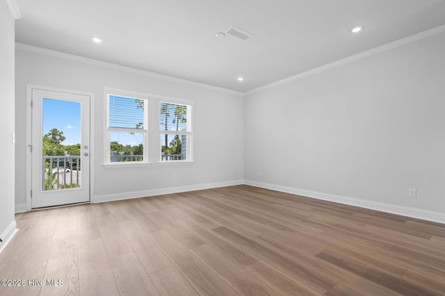 225 Pelican Flight Loop, Wilmington, NC 28412