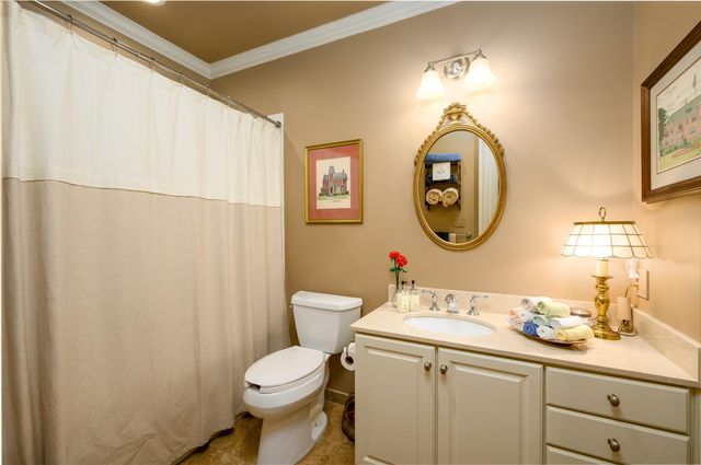 5204 Lexington Club Cv Apt 301, Memphis, TN 38117